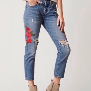Levi's 501 Cropped Tapered Jeans Rose Embroidery 25